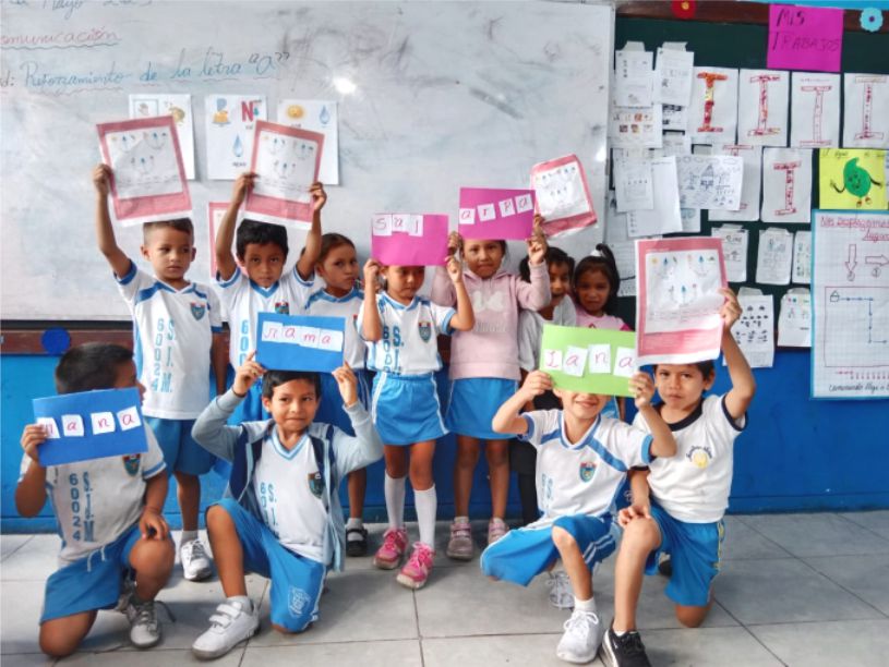 Children learning in Peru